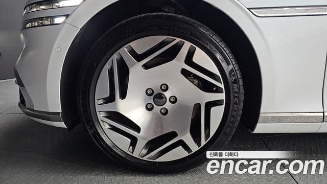 Genesis G90 2022 — ფოტო 4/20