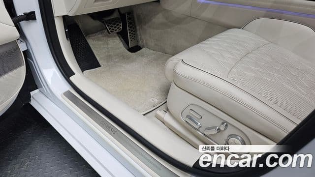 Genesis G90 2022 — Photo 28/49