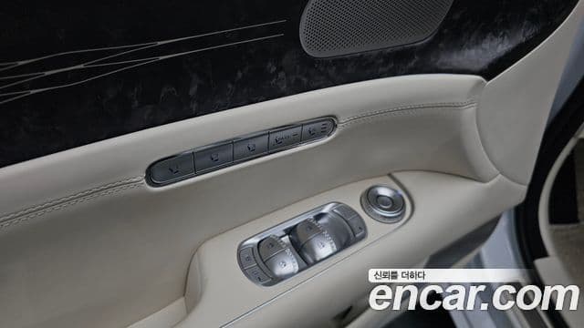 Genesis G90 2022 — Photo 44/49