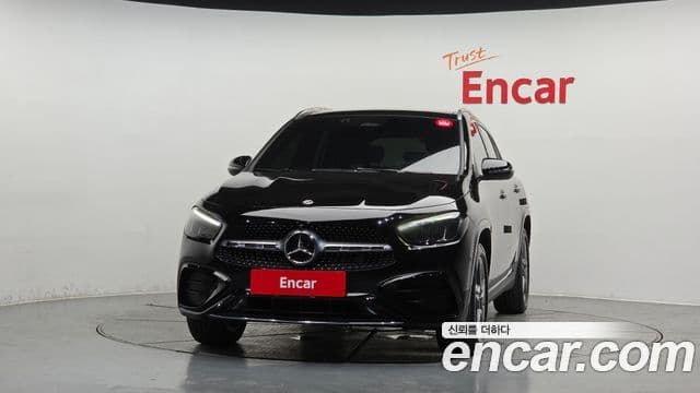 Mercedes-Benz GLA-Class 2024 — ფოტო 2/20