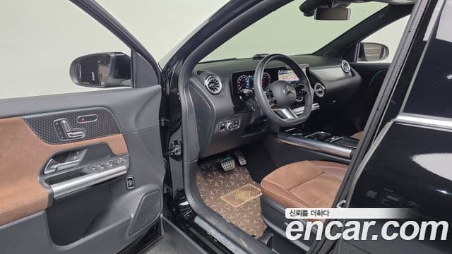 Mercedes-Benz GLA-Class 2024 — ფოტო 9/20