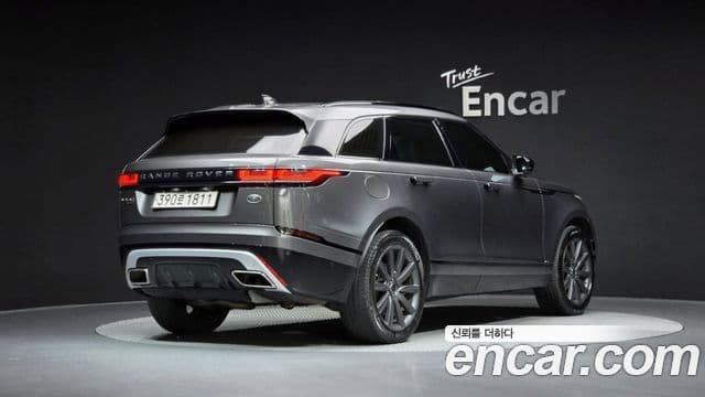 Land Rover Range Rover Velar 2019 — ფოტო 2/20