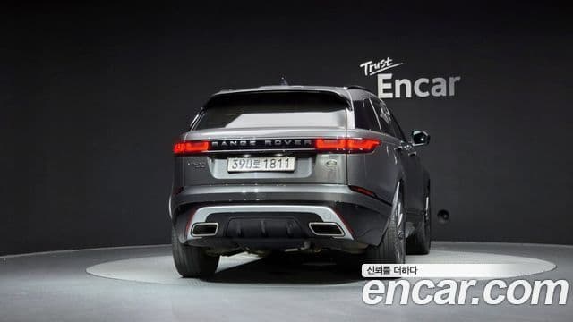 Land Rover Range Rover Velar 2019 — ფოტო 4/20