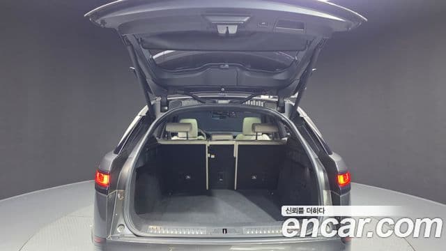 Land Rover Range Rover Velar 2019 — Photo 32/39