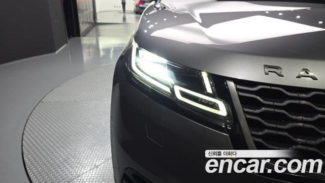 Land Rover Range Rover Velar 2019 — Photo 37/39