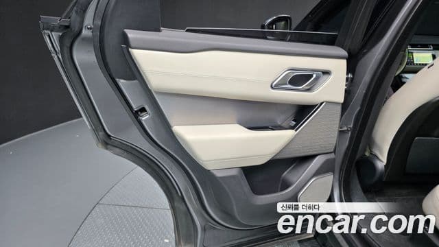 Land Rover Range Rover Velar 2019 — Photo 7/39