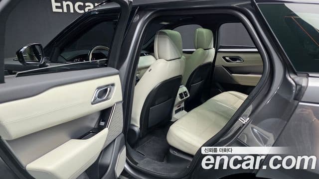 Land Rover Range Rover Velar 2019 — Photo 13/39