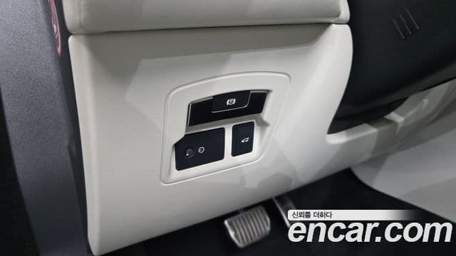 Land Rover Range Rover Velar 2019 — Photo 33/39