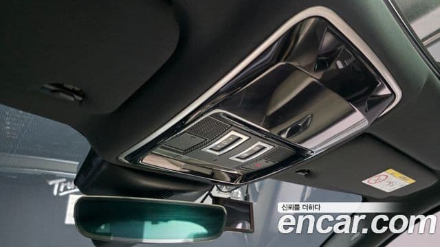 Land Rover Range Rover Velar 2019 — Photo 36/39