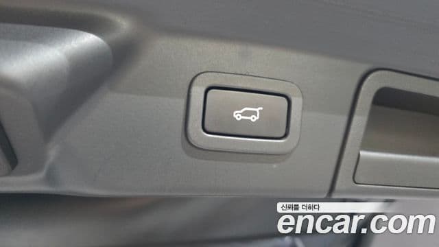 Land Rover Range Rover Velar 2019 — Photo 39/39