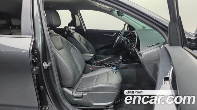 Kia Niro 2022 — ფოტო 10/20