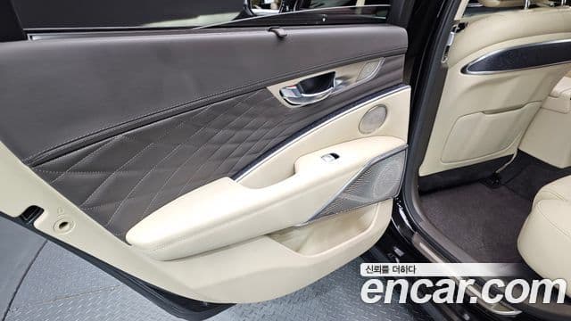 Kia The K9 2022 — Photo 15/35