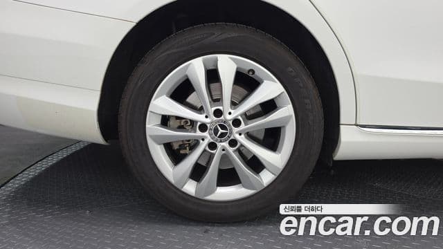 Mercedes-Benz C-Class 2020 — ფოტო 5/20