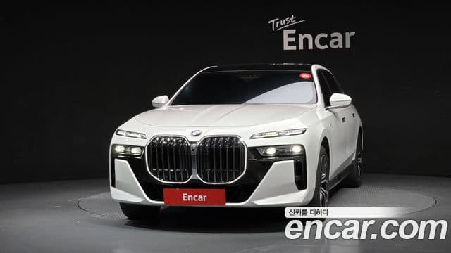 BMW 7 Series 2023 — ფოტო 2/20