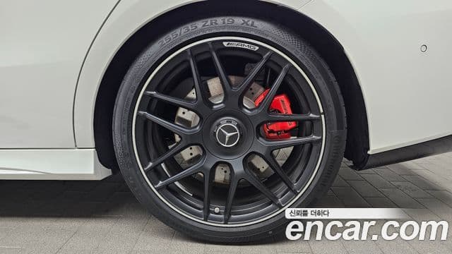 Mercedes-Benz CLA-Class 2025 — Photo 15/30