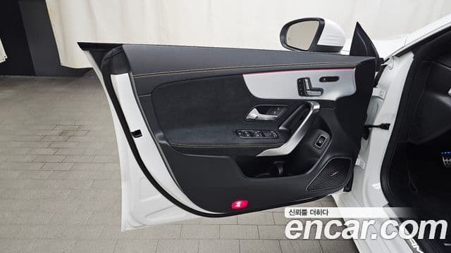 Mercedes-Benz CLA-Class 2025 — Photo 26/30