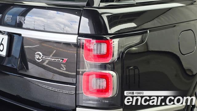 Land Rover Range Rover 2019 — Photo 15/38