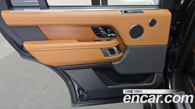 Land Rover Range Rover 2019 — Photo 35/38