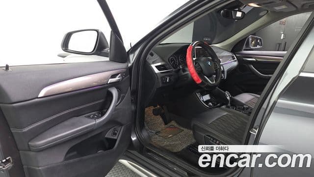 BMW X1 2021 — Şəkil 10/20