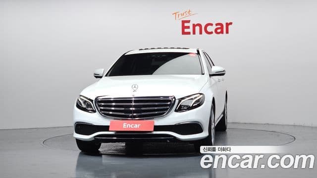 Mercedes-Benz E-Class 2020 — Фото 2/20