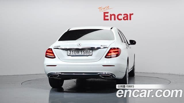 Mercedes-Benz E-Class 2020 — Фото 3/20