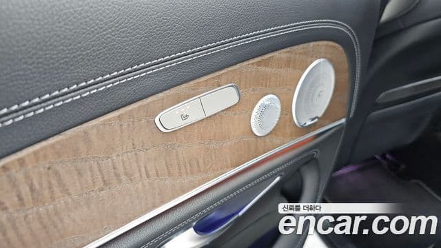 Mercedes-Benz E-Class 2020 — Фото 18/20