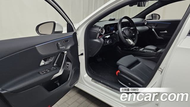 Mercedes-Benz A-Class 2025 — ფოტო 10/20