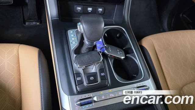 Kia Carnival 2023 — Şəkil 9/20