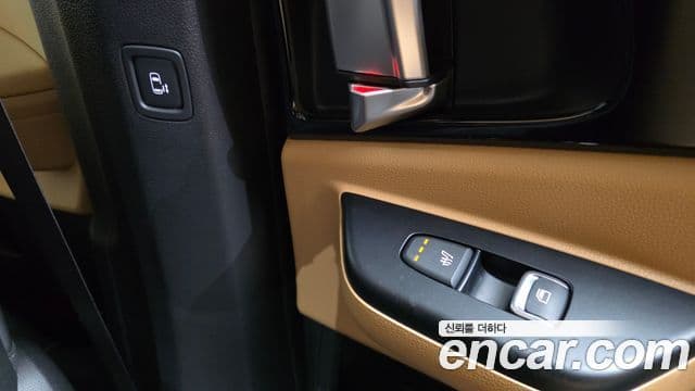 Kia Carnival 2023 — Şəkil 18/20