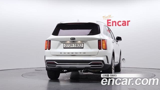 Kia Sorento 2021 — Фото 4/20