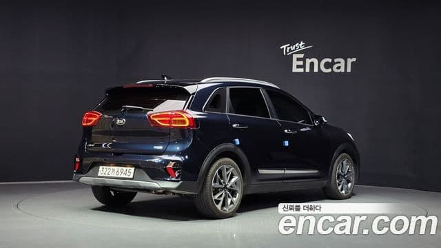 Kia Niro 2021 — ფოტო 2/20