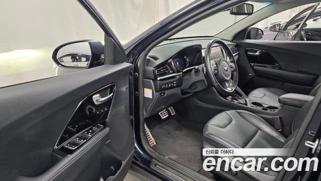 Kia Niro 2021 — ფოტო 10/20