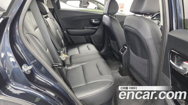 Kia Niro 2021 — ფოტო 11/20