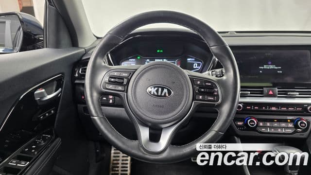 Kia Niro 2021 — ფოტო 12/20