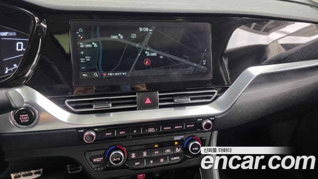 Kia Niro 2021 — ფოტო 13/20