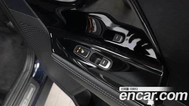 Kia Niro 2021 — ფოტო 19/20