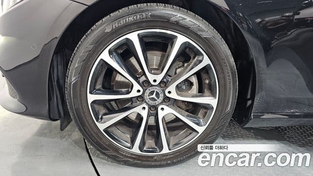 Mercedes-Benz E-Class 2020 — ფოტო 5/20