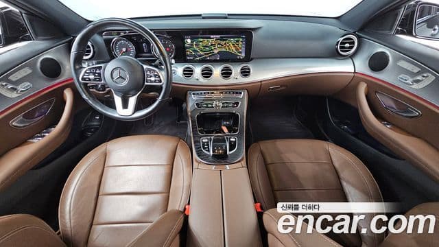 Mercedes-Benz E-Class 2020 — ფოტო 7/20