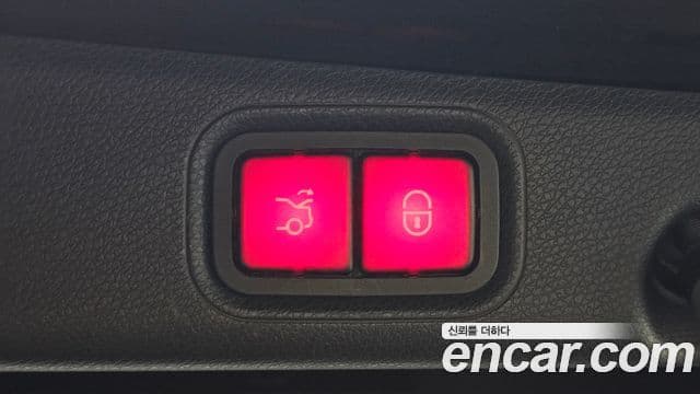 Mercedes-Benz E-Class 2020 — ფოტო 16/20