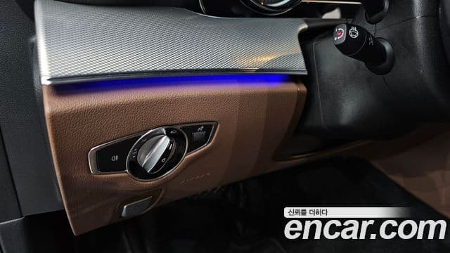 Mercedes-Benz E-Class 2020 — ფოტო 20/20