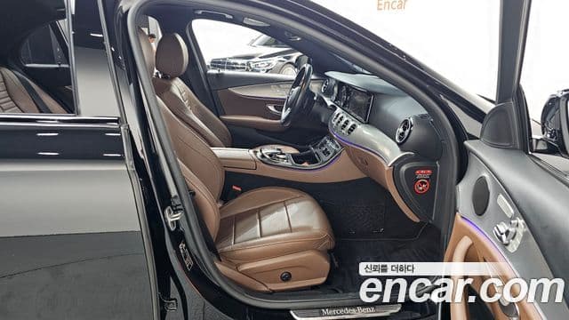 Mercedes-Benz E-Class 2020 — Photo 26/31