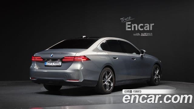 BMW 5 Series 2025 — Şəkil 2/20