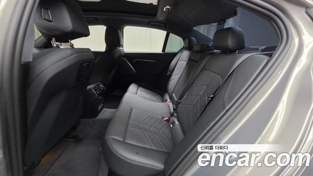 BMW 5 Series 2025 — Şəkil 12/20