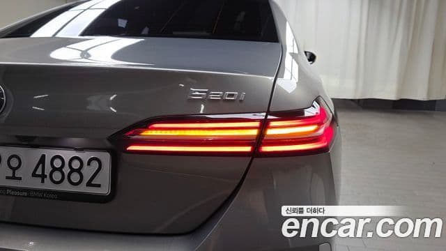 BMW 5 Series 2025 — Photo 25/31