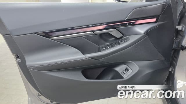 BMW 5 Series 2025 — Photo 29/31