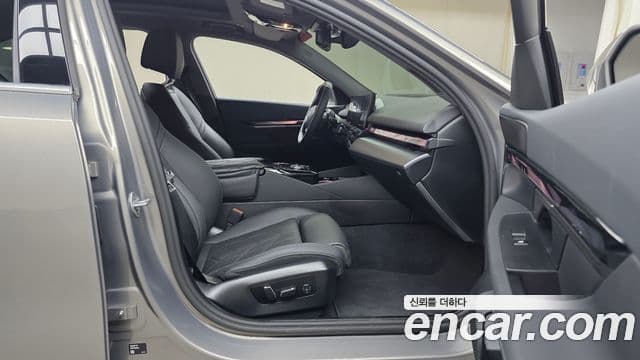 BMW 5 Series 2025 — Photo 22/31