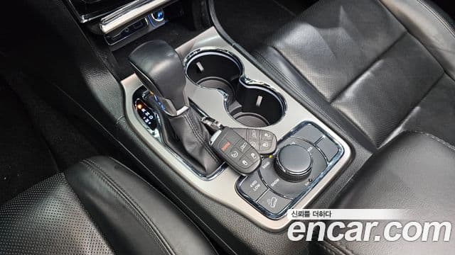 Jeep Grand Cherokee 2021 — Şəkil 9/20
