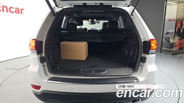 Jeep Grand Cherokee 2021 — Photo 10/32