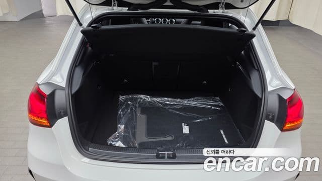 Mercedes-Benz A-Class 2025 — ფოტო 16/20