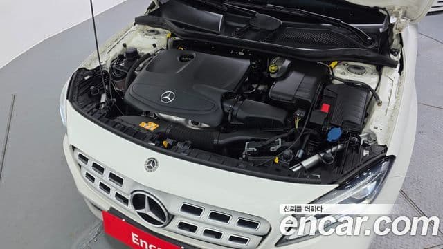 Mercedes-Benz GLA-Class 2019 — Şəkil 5/20